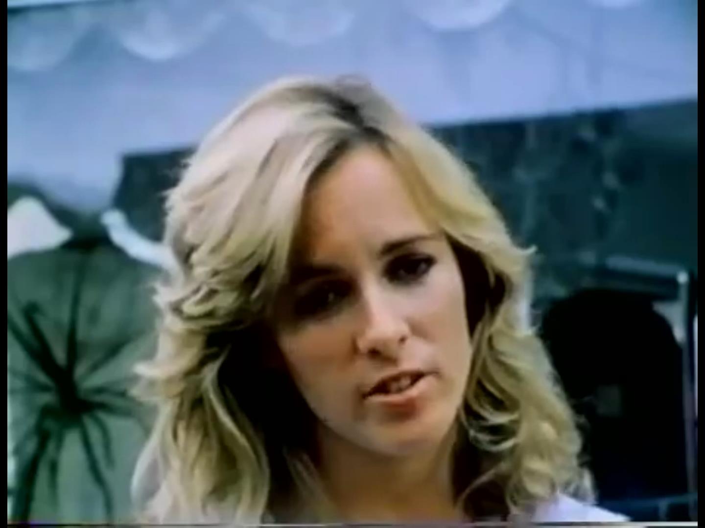 1983年のアメリカ映画『Bimini Code』より、女主人公ステイシーのビキニ監禁シーン！ ダムゼル・イン・ディストレス 〜苦難の乙女達